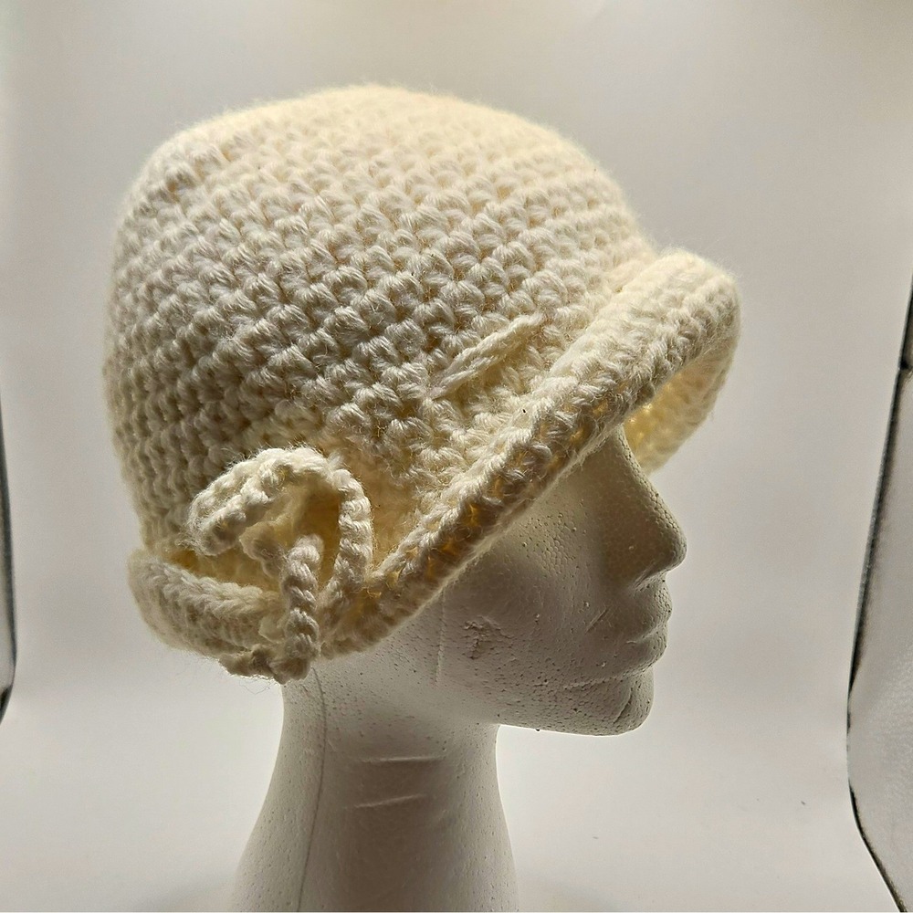 Ivory Crochet Cloche Hat Bow Accent Womens One Size Acrylic Fall/Winter